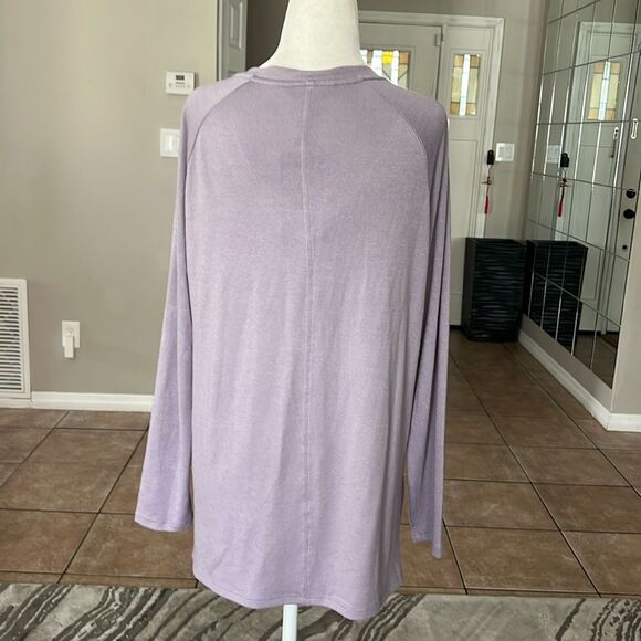 Banana Republic V-Neck Long Sleeve Top/Sweater - Picture 3 of 10